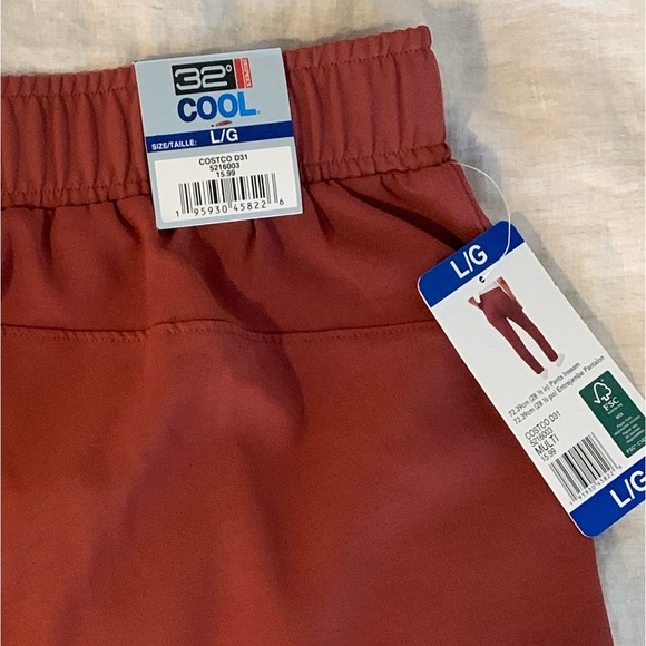 Light pants with elastic band. - Picture 3 of 9